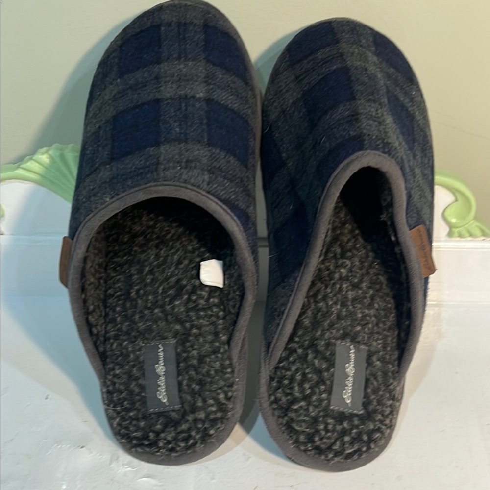 Eddie Bauer Men's Gray and Blue Plaid Slippers Size 13